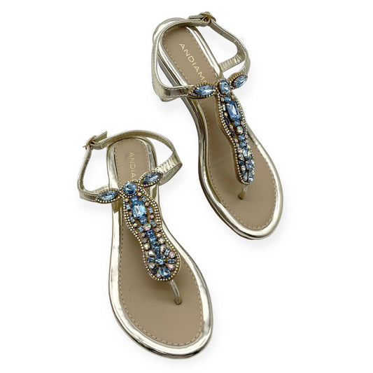 Sandals Flats By ANDIAMO Size: 7.5